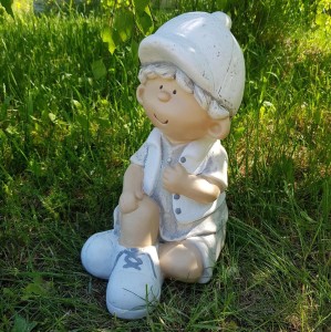 Figurka ogrodowa Bolek chłopiec 32cm