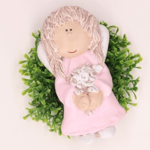 Figurka anioł plakietka mała dziewczynka róż 19cm