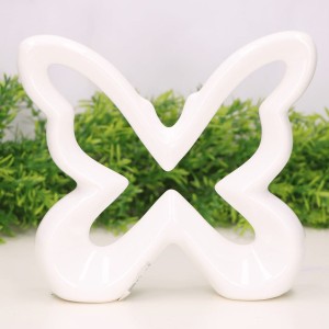 Figurka ceramiczna szkliwiona motyl biel 15cm