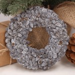 Wianek z szyszek srebrny brokat 13cm