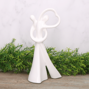 Akt "Para serce z rąk" ceramiczny biały szkliwiony 28cm