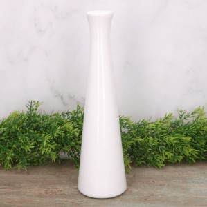 Wazon ceramiczny "Smukły" szkliwo białe 31cm