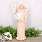 Anioł aniołek gipsowy koronka z kwiatami brzoskwiniowy 33cm