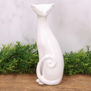 Kot "z ogonkiem mały" figurka szkliwiona biel 29x10cm 