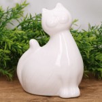 Figurka ceramiczna szkliwiona "Kot Filemon"  biel duży 24x18 cm 