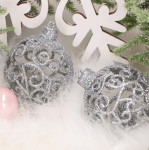 Zawieszki brokatowe bombka srebro 2szt