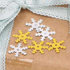 Śnieżynki dwustronne srebrne i złote mix 400g