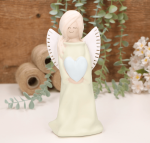 Aniołek dziewczynka z sercem 20cm oliwkowy