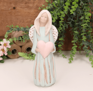 Aniołek dziewczynka z sercem 23cm zielony