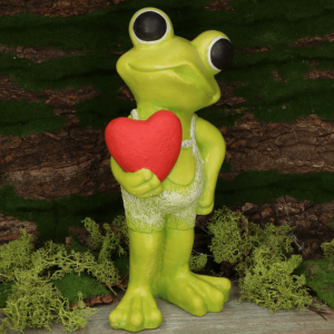 Żabka stojąca chłopiec z serduszkiem 25cm