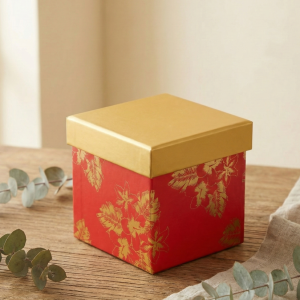 Pudełko box kwadratowy czerwony 8cmx8cm