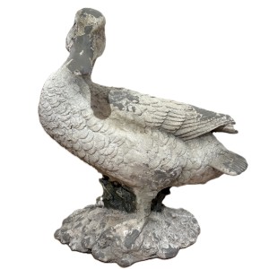 Kaczka na kępie kamienna, szaro-beżowa 30*15*33cm