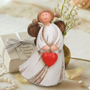 Anioł z sercem figurka 10cm- idealny na prezent