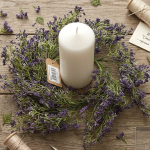 Wianek z gałązek drobrobniutkich fioletowych kwiatków 30cm