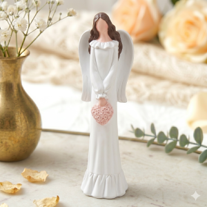 Aniołek w białej sukience figurka z sercem 24cm   