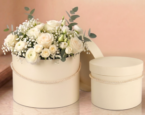 Komplet 2 pudełek ecru okrągłych ze sznurkiem 17x13cm, 15x11cm