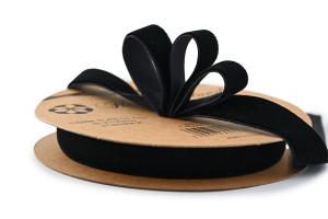 Wstążka welurowa 1,5 cm x 10 y – kolor czarny